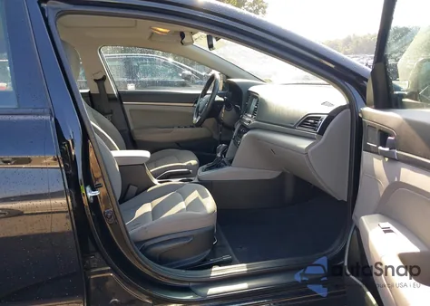 2018 Hyundai Elantra Value Edition z USA, uszkodzony, nr VIN 5NPD84LFXJH382687